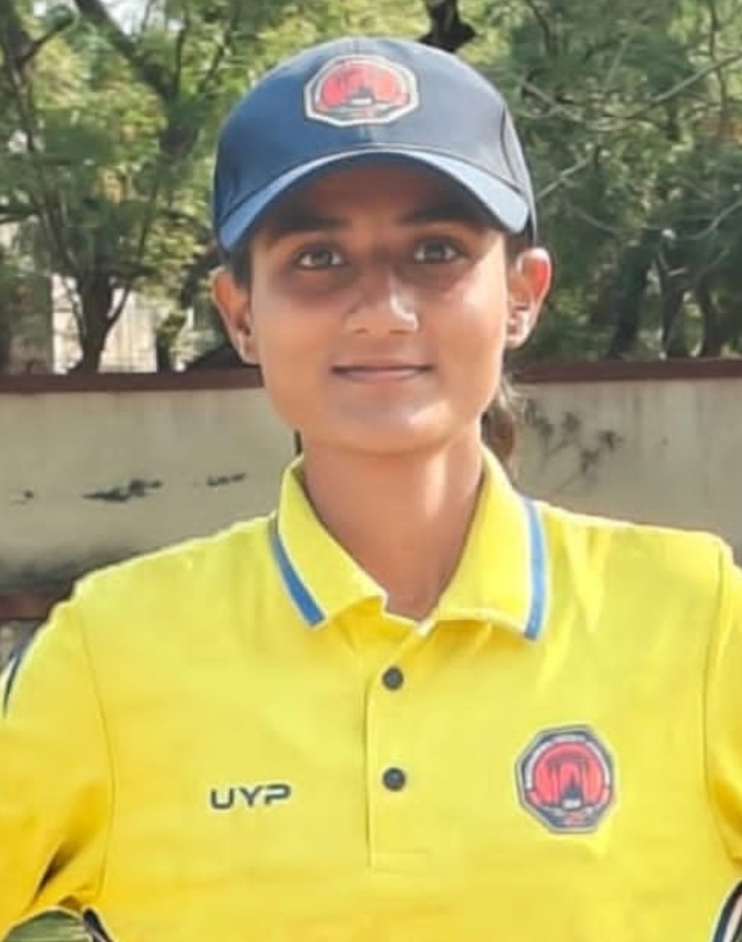 डेली न्यूज पोस्ट २४ च्या वतीने नवदुर्गा सन्मान -२०२६ प्राप्त क्रिकेटपटू आरती दसगुडे 